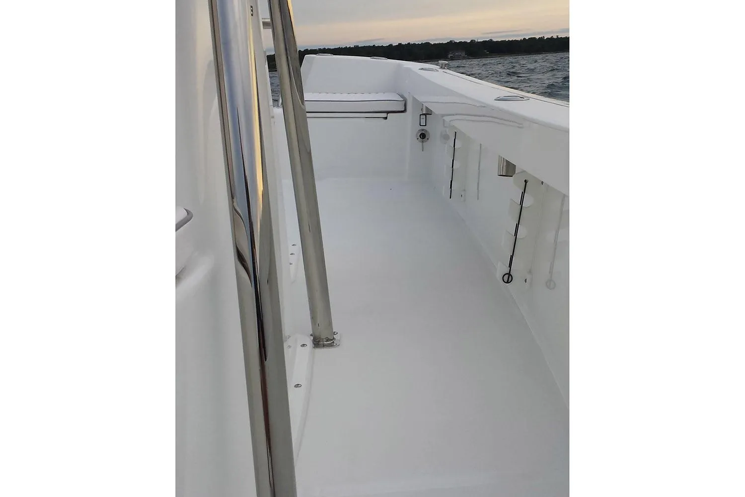 2026 Maritime 233 Defiant Photo