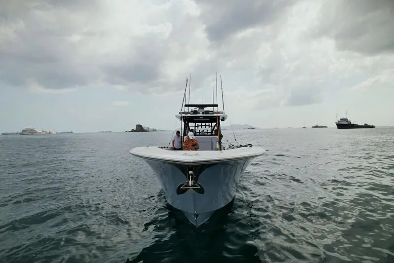  Yacht Photos Pics 2018 SeaHunter 45 Tournament boat on open water under cloudy sky.