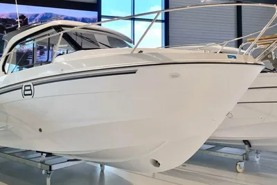 2023 Beneteau Antares 8