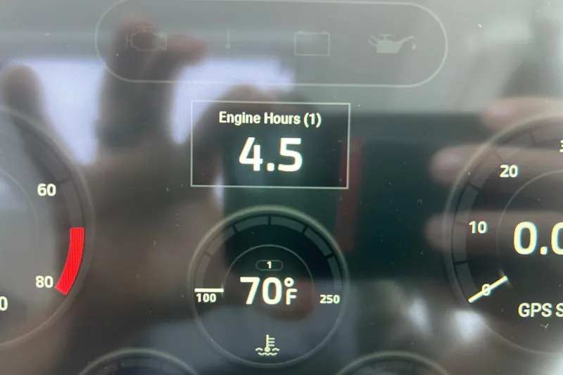  Yacht Photos Pics Dashboard of 2025 Beneteau Antares 11 Coupe showing 4.5 engine hours and 70&deg;F temperature.