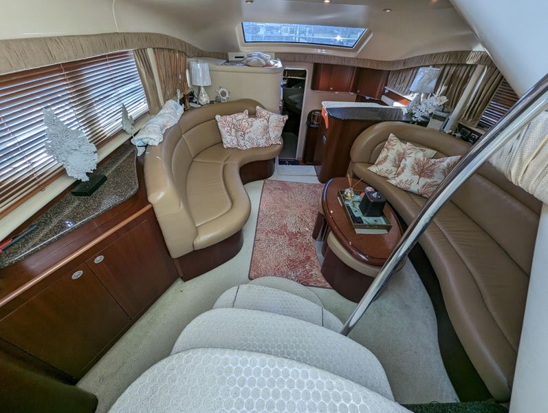 2005 Sea Ray 390 Motor Yacht