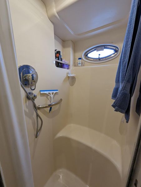 2005 Sea Ray 390 Motor Yacht