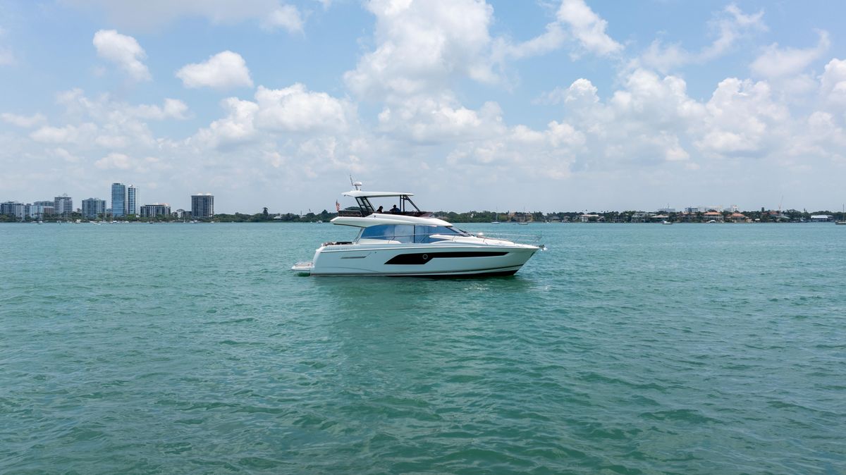 2019 Prestige 52 