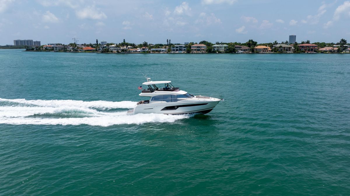 2019 Prestige 52 
