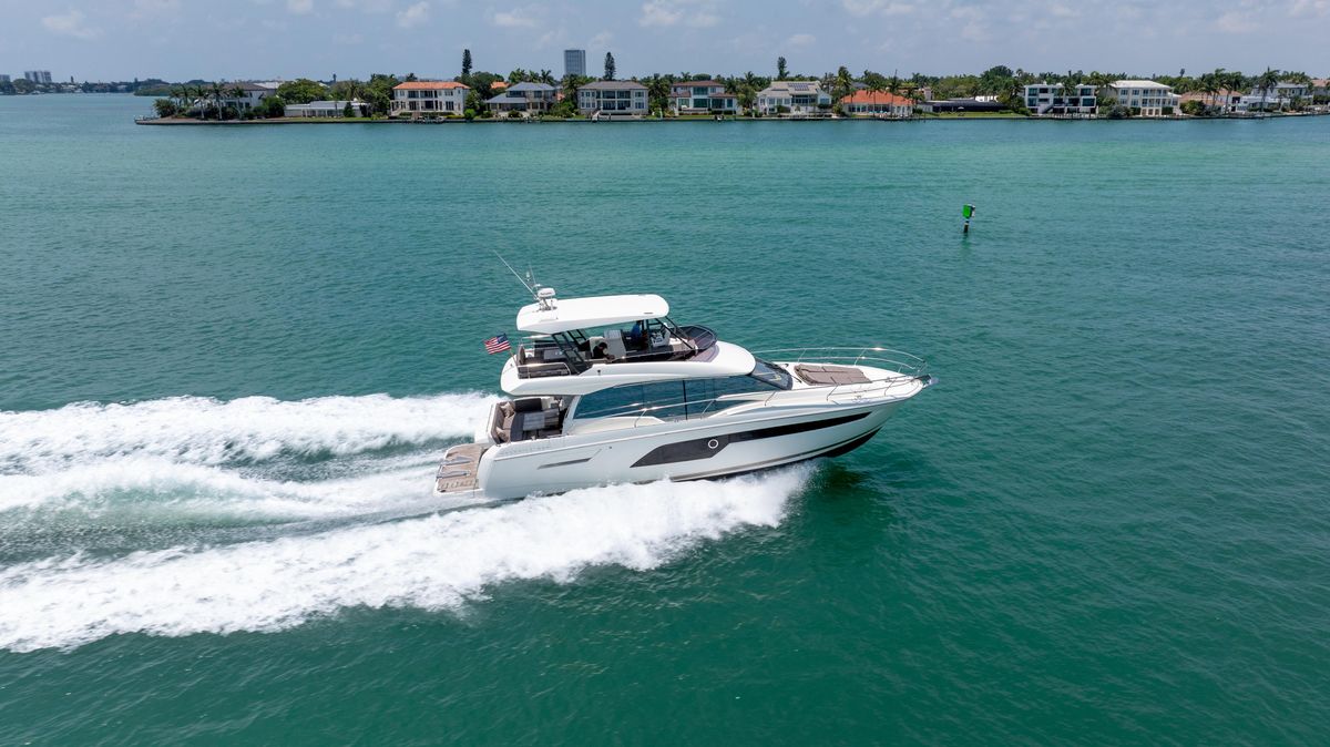 2019 Prestige 52 