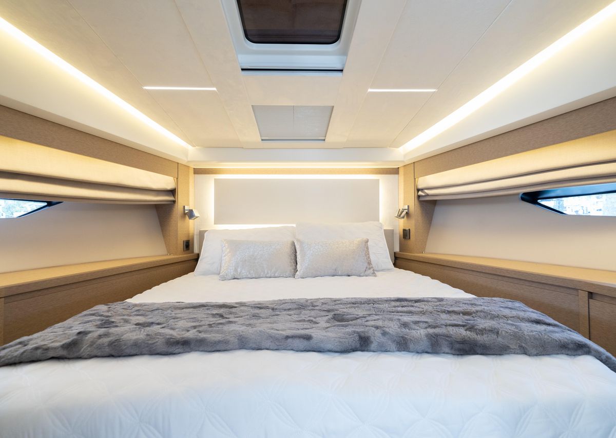 2019 Prestige 52 