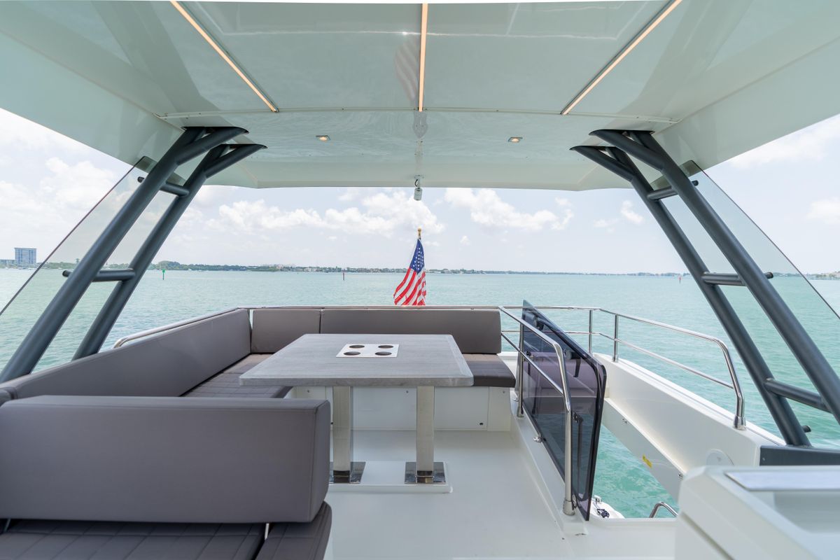 2019 Prestige 52 