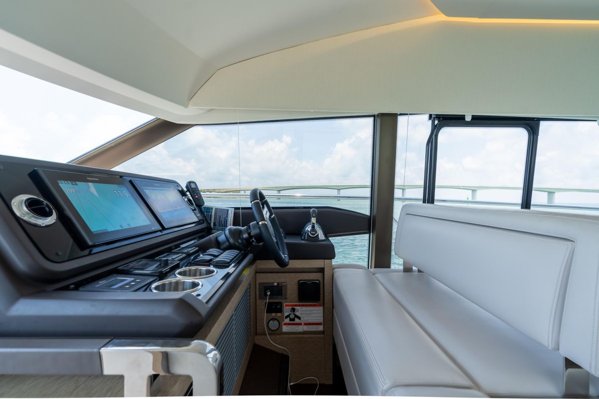 2019 Prestige 52 