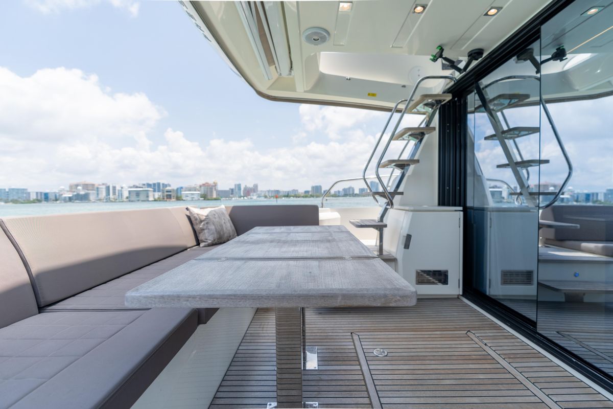 2019 Prestige 52 