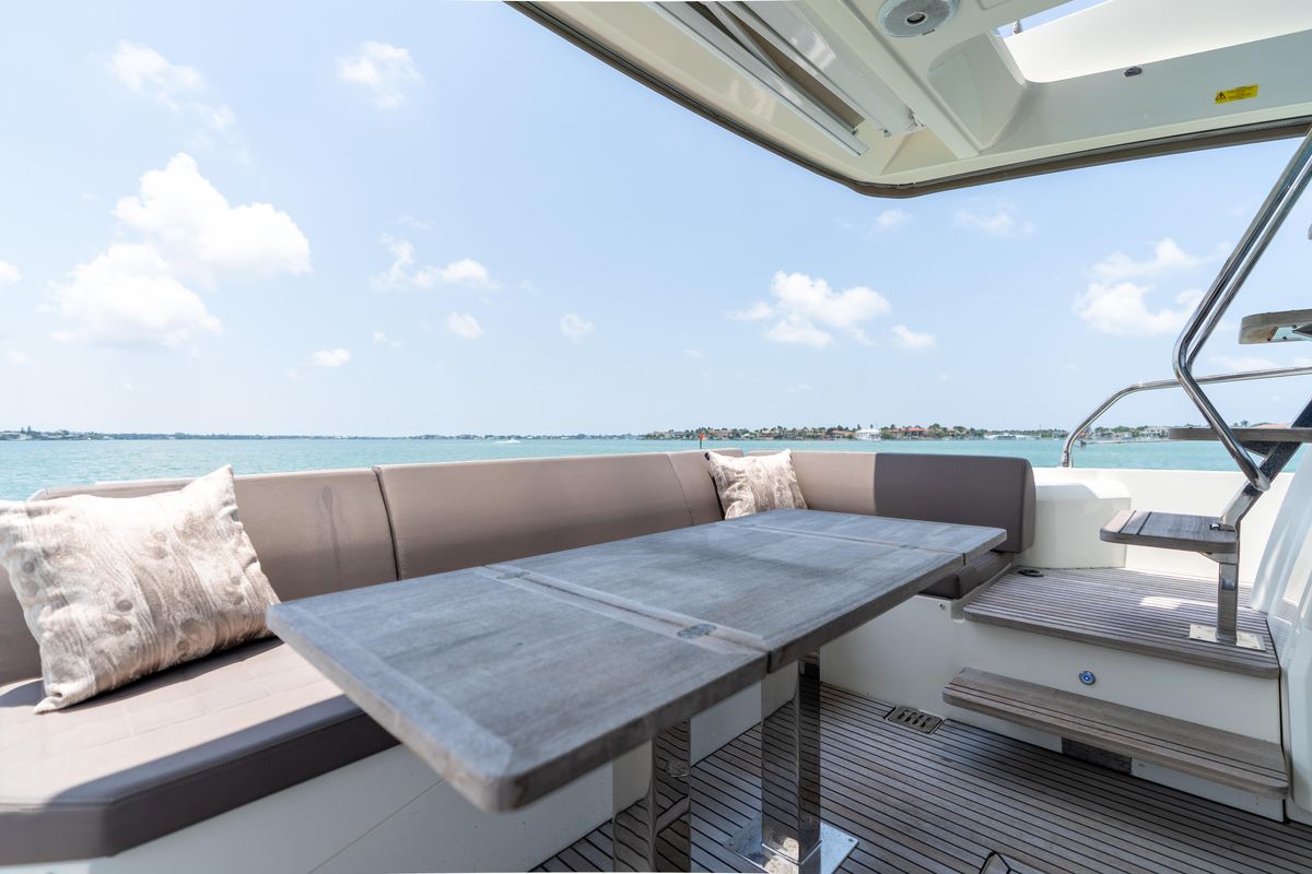 2019 Prestige 52 