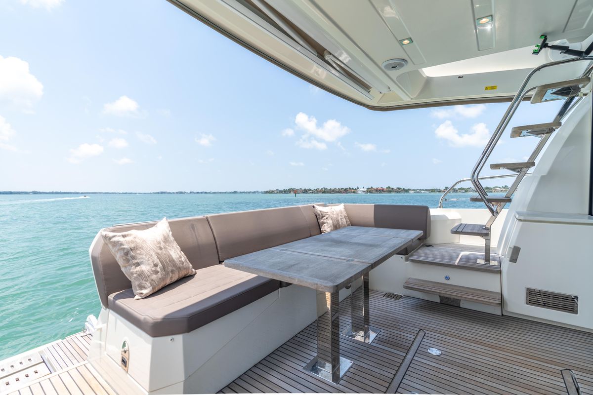 2019 Prestige 52 