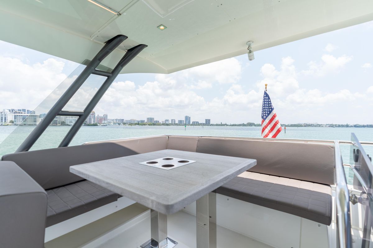 2019 Prestige 52 