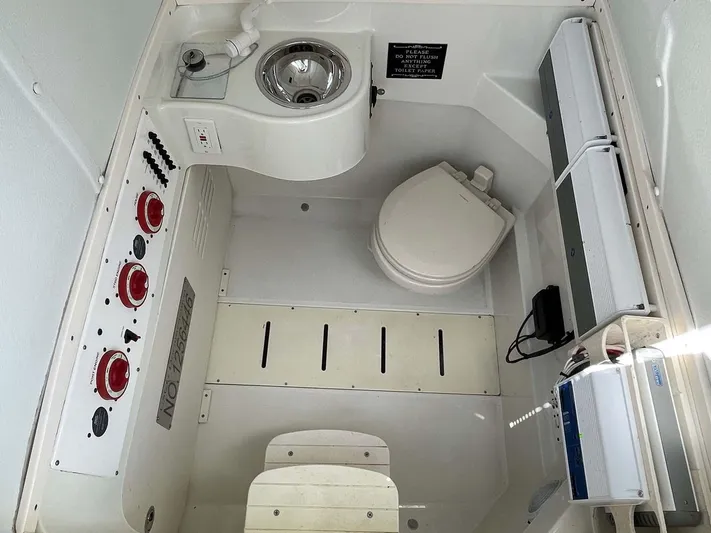 Hammertime Yacht Photos Pics 