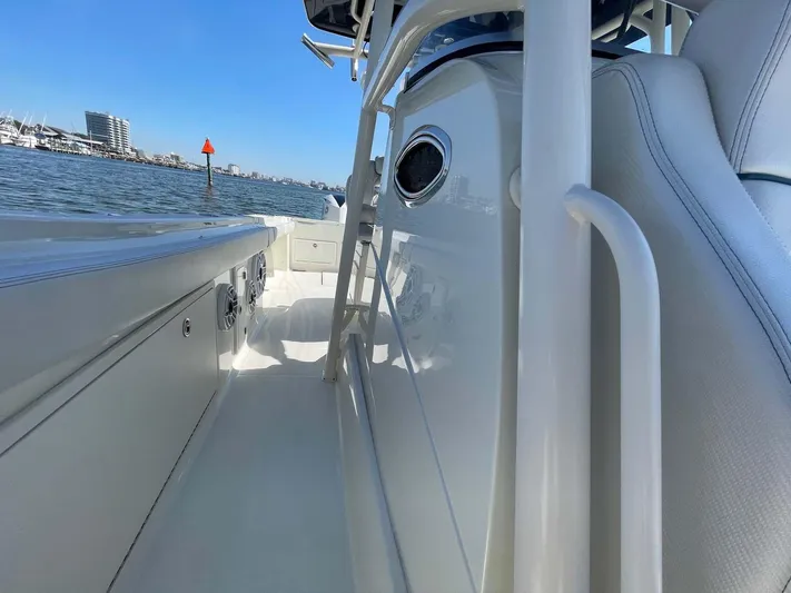 Hammertime Yacht Photos Pics 