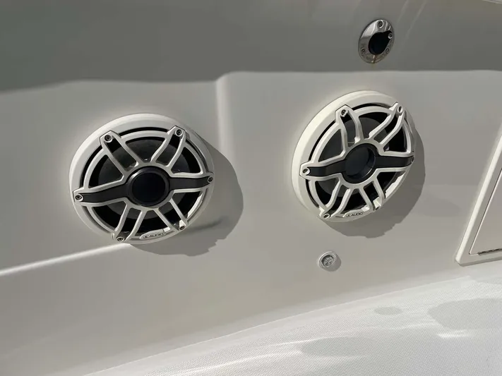 Hammertime Yacht Photos Pics 