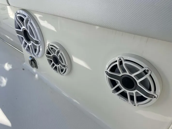 Hammertime Yacht Photos Pics 