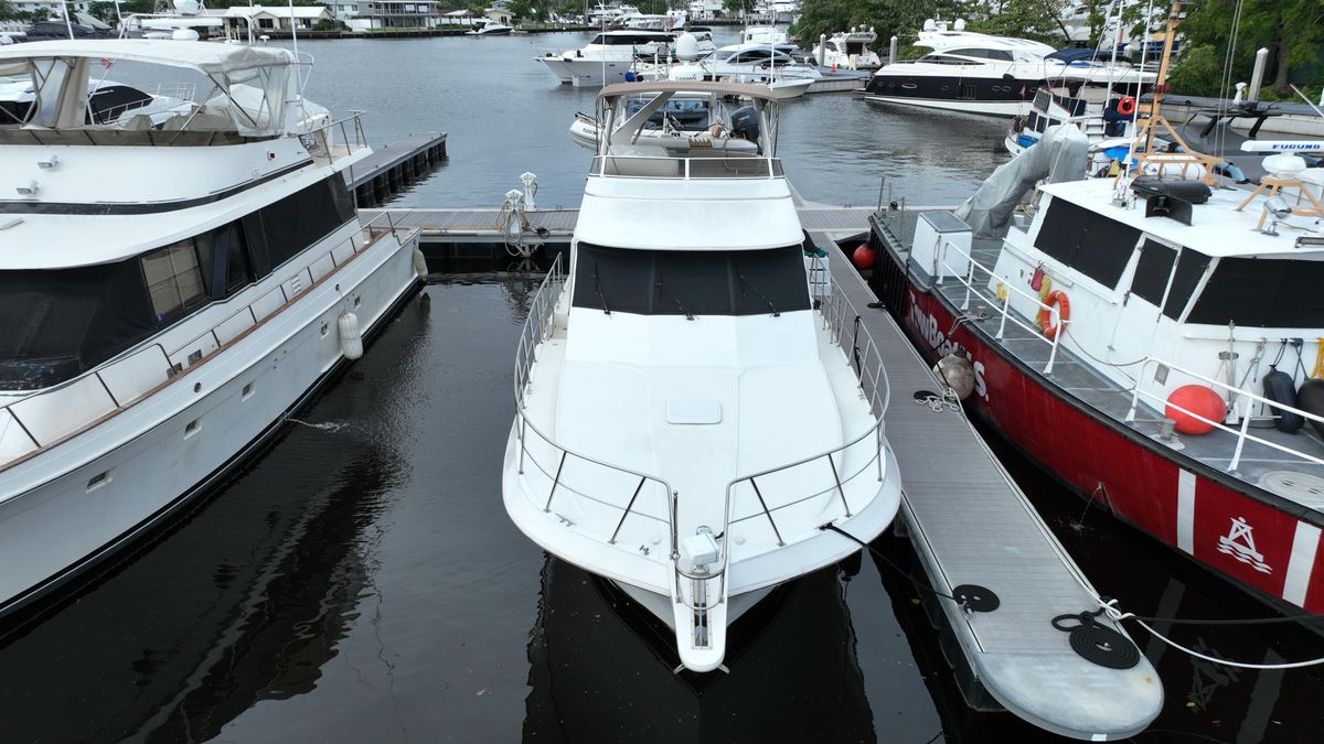 2004 Navigator 57 