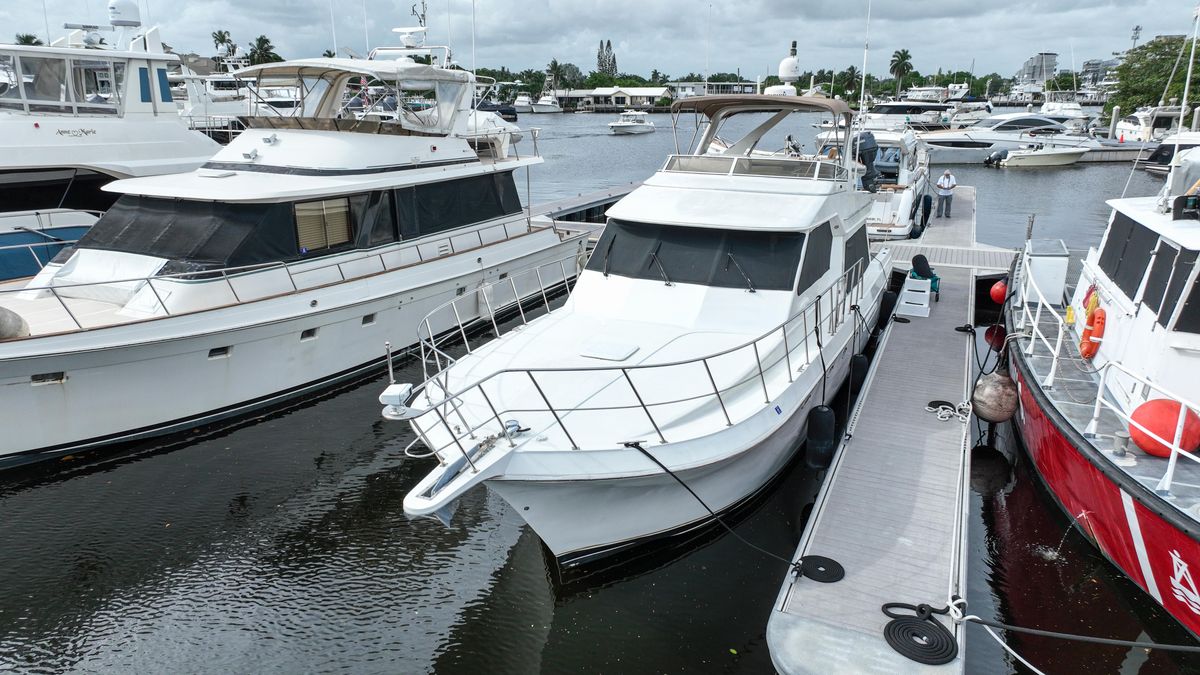 2004 Navigator 57 