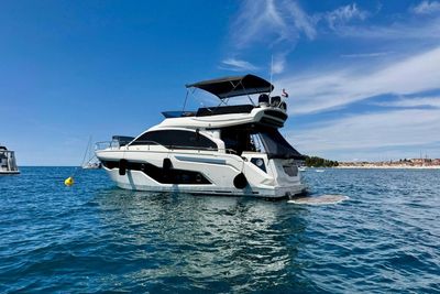 Yacht