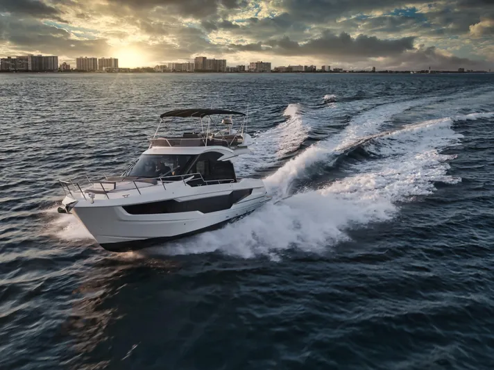 Grit Yacht Photos Pics 