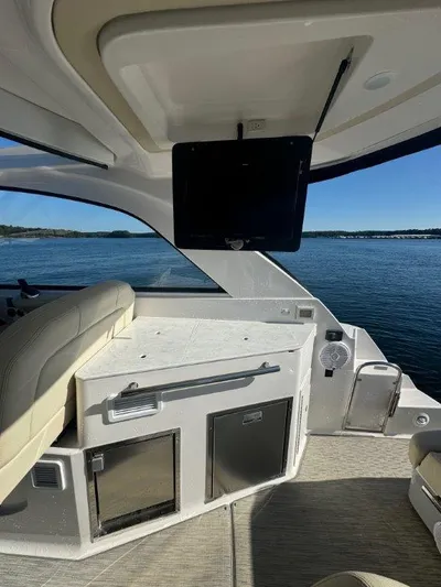  Yacht Photos Pics 2019 Regal 35 Sport Coupe - Image 18