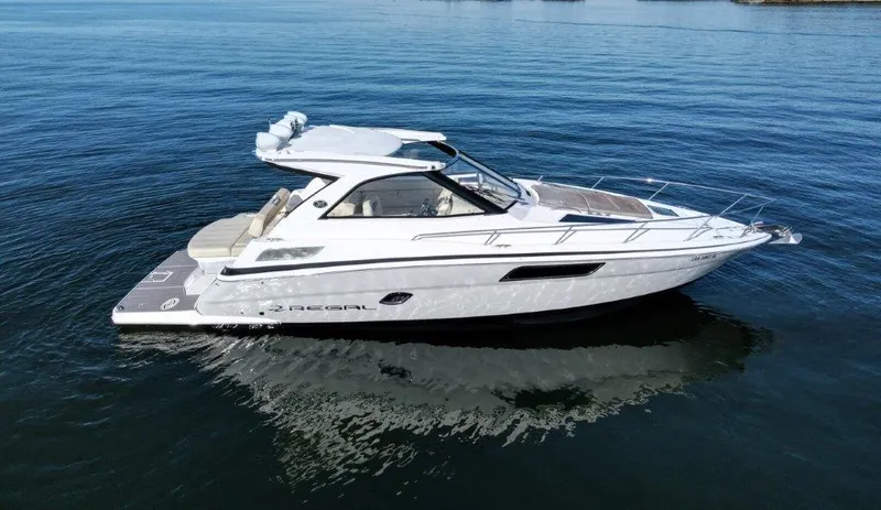  Yacht Photos Pics 2019 Regal 35 Sport Coupe - Image 2