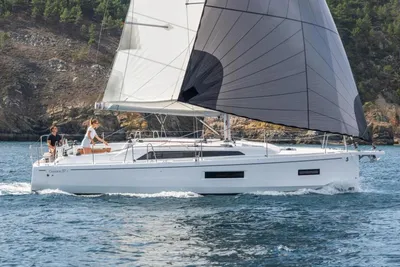 Beneteau Oceanis 37.1