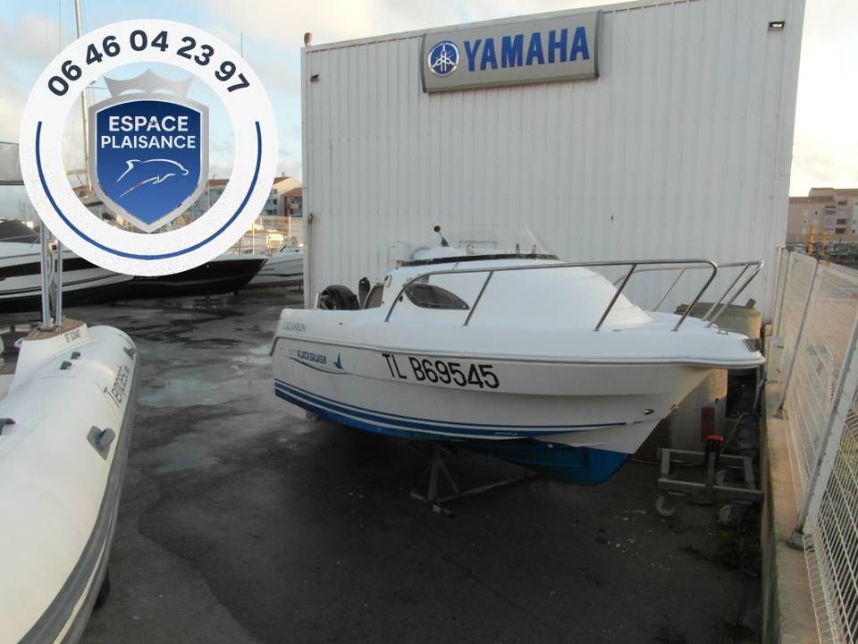 2002 Quicksilver 500 Cabine