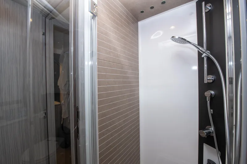 777 Yacht Photos Pics 