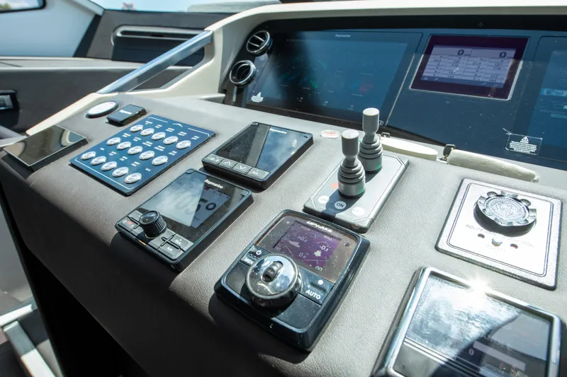 777 Yacht Photos Pics 