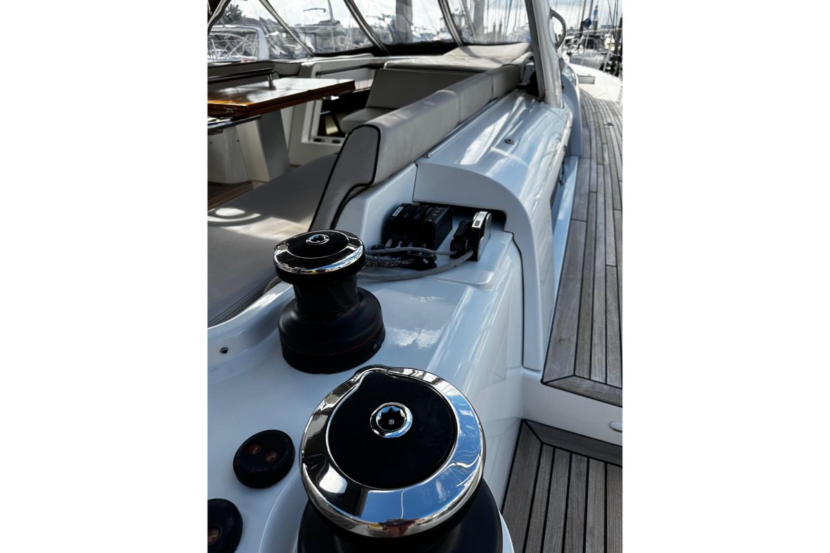 2021 Beneteau 54 