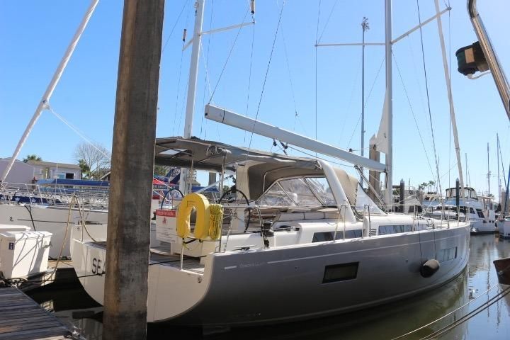 2021 Beneteau 54 
