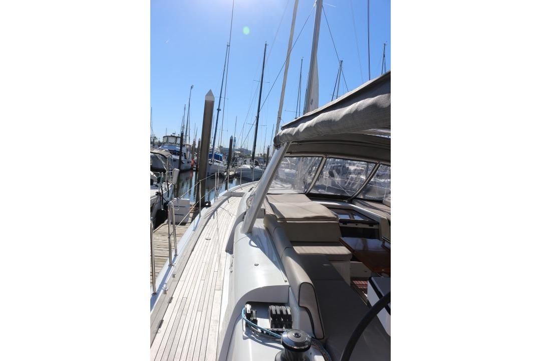 2021 Beneteau 54 