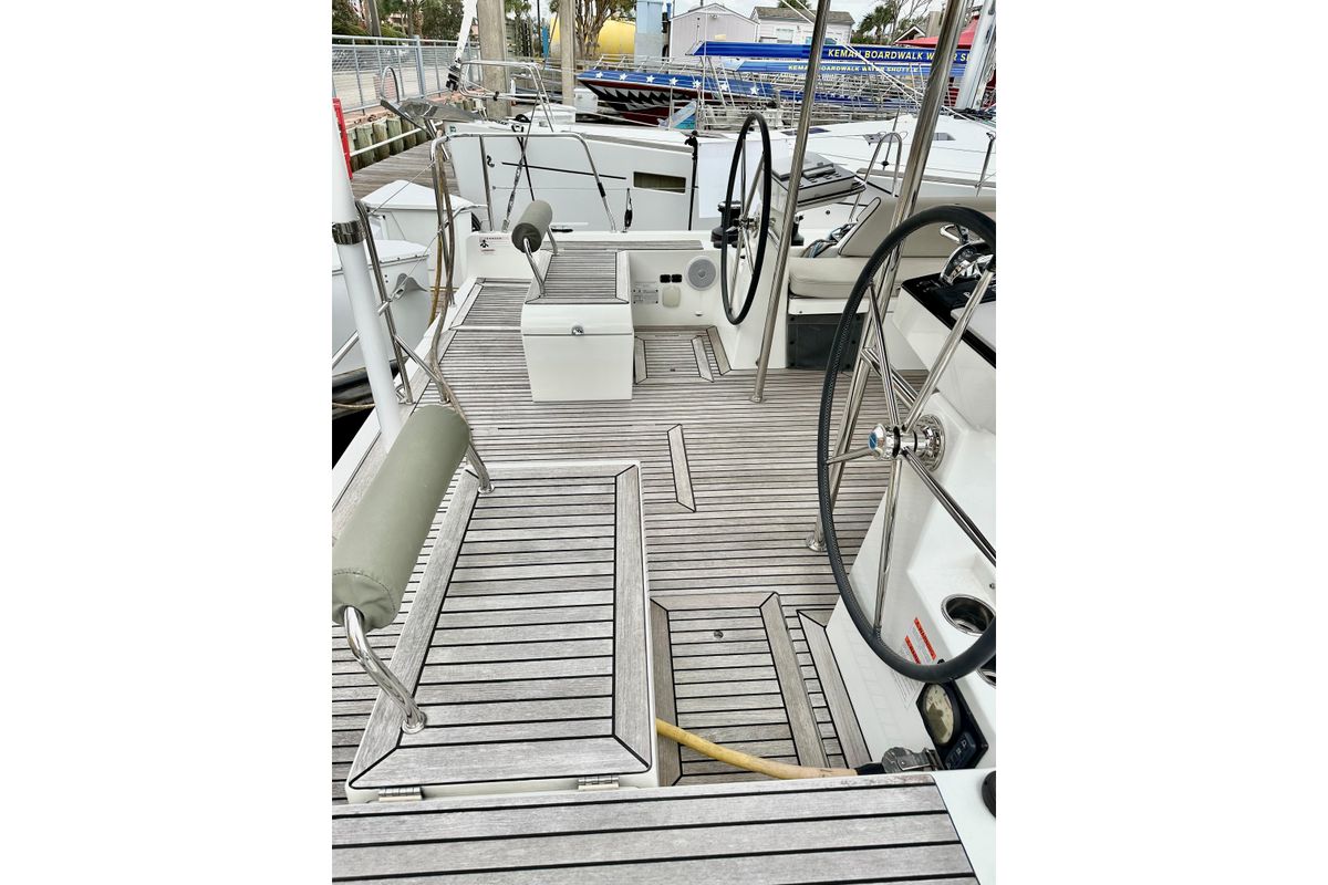 2021 Beneteau 54 