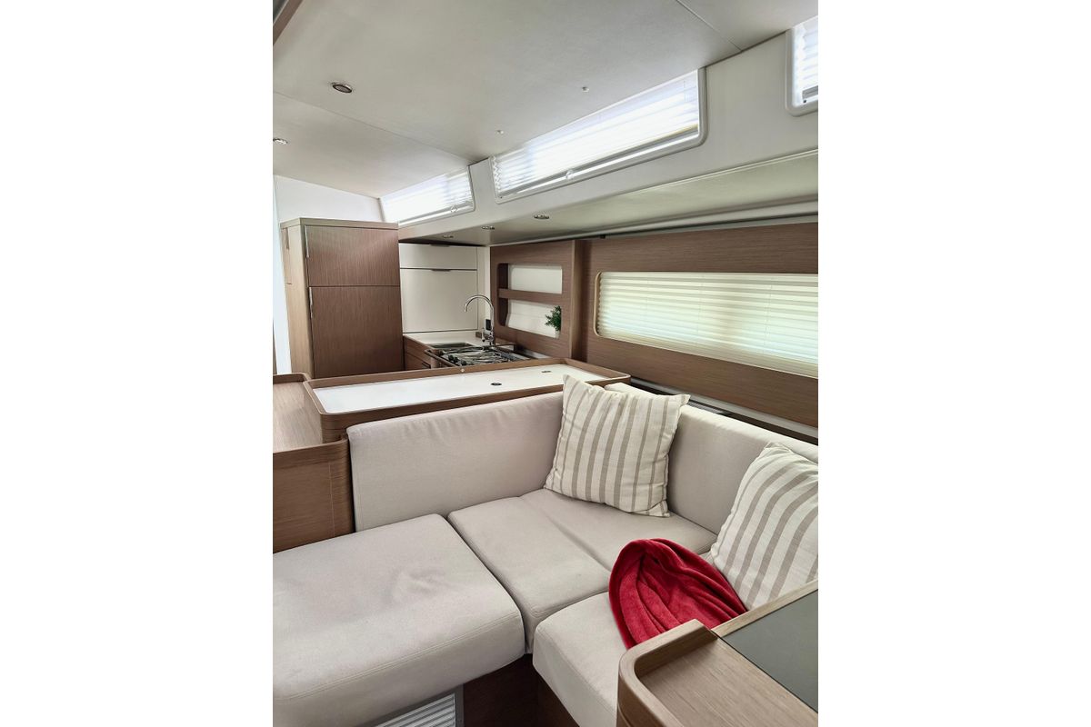 2021 Beneteau 54 
