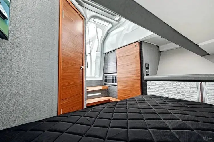 Lunasea Yacht Photos Pics 2018 Tiara Sport Ls - Image 21