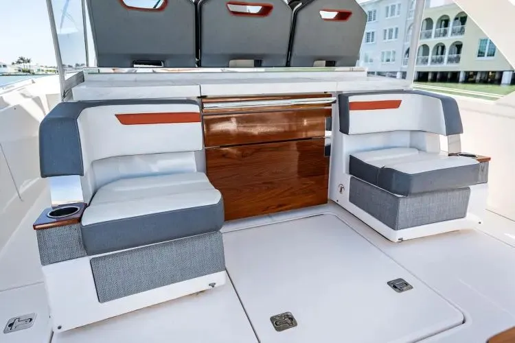 Lunasea Yacht Photos Pics 2018 Tiara Sport Ls - Image 29