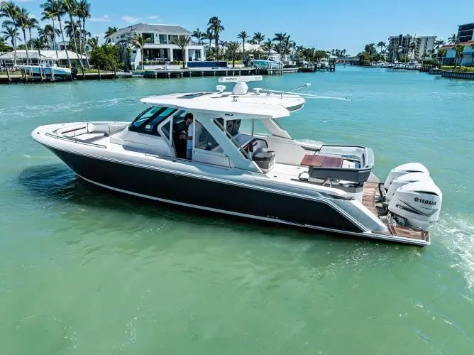 Lunasea Yacht Photos Pics 2018 Tiara Sport Ls - Image 16