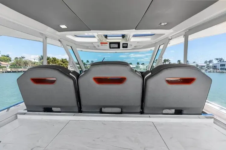 Lunasea Yacht Photos Pics 2018 Tiara Sport Ls - Image 49