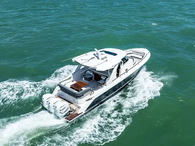 Lunasea Yacht Photos Pics 2018 Tiara Sport Ls - Image 8