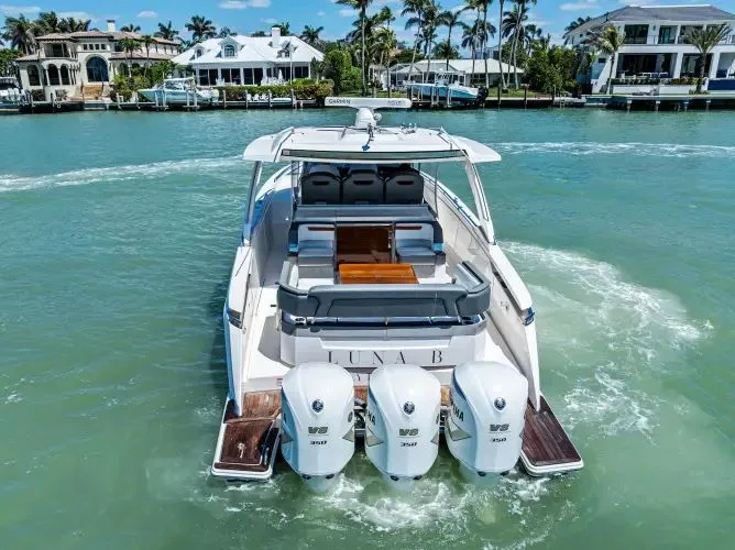 Lunasea Yacht Photos Pics 2018 Tiara Sport Ls - Image 15