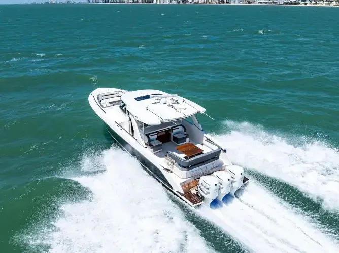 Lunasea Yacht Photos Pics 2018 Tiara Sport Ls - Image 3