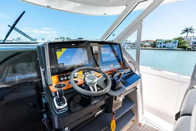 Lunasea Yacht Photos Pics 2018 Tiara Sport Ls - Image 43