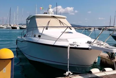 2008 Boston Whaler 345 Conquest