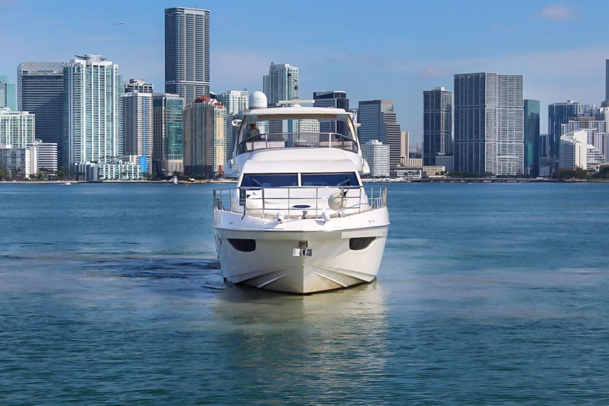 2011 Azimut 70 