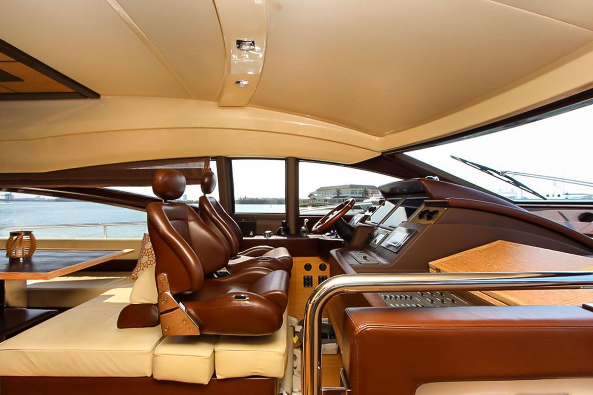 2011 Azimut 70 