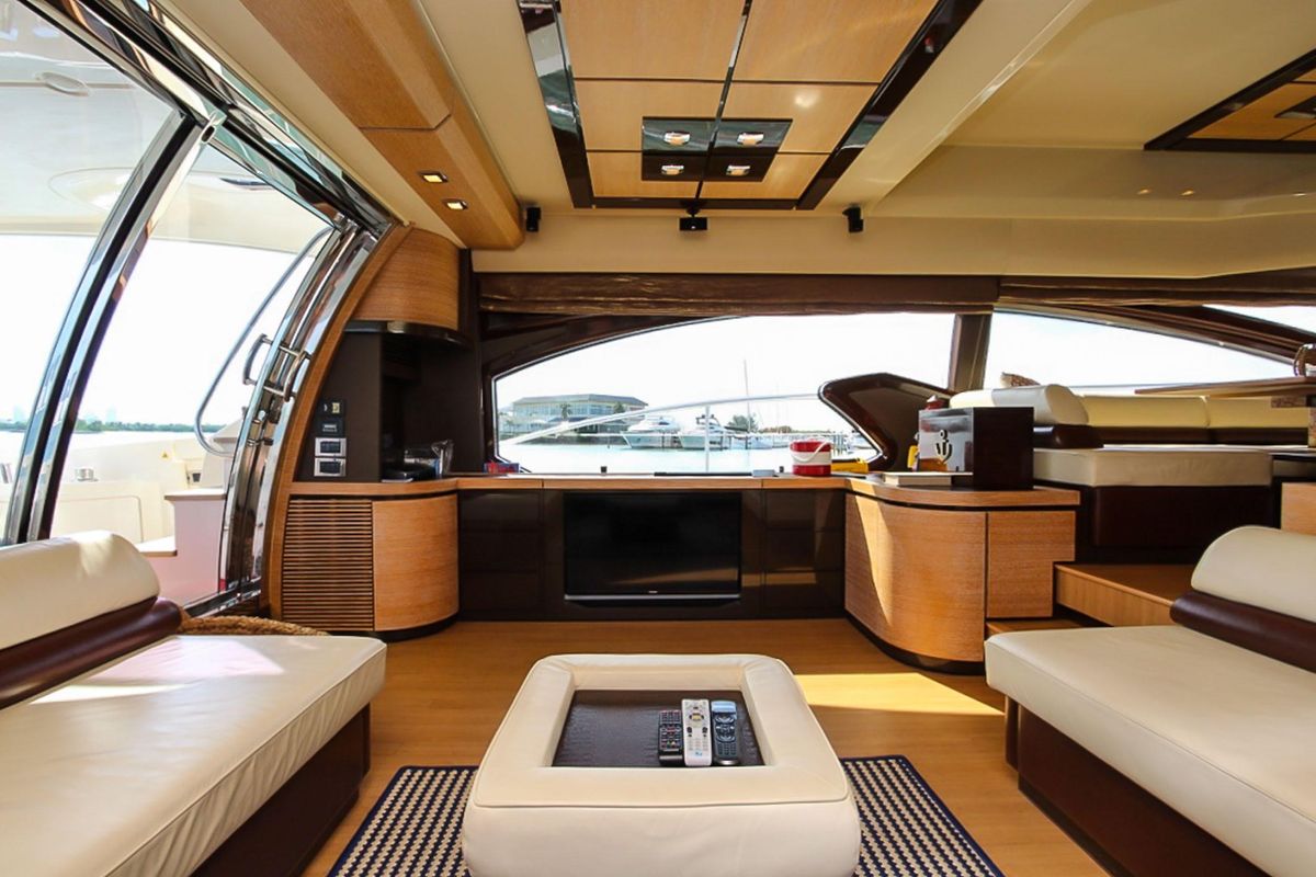 2011 Azimut 70 