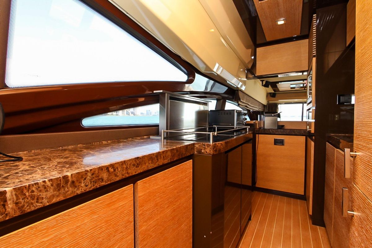 2011 Azimut 70 