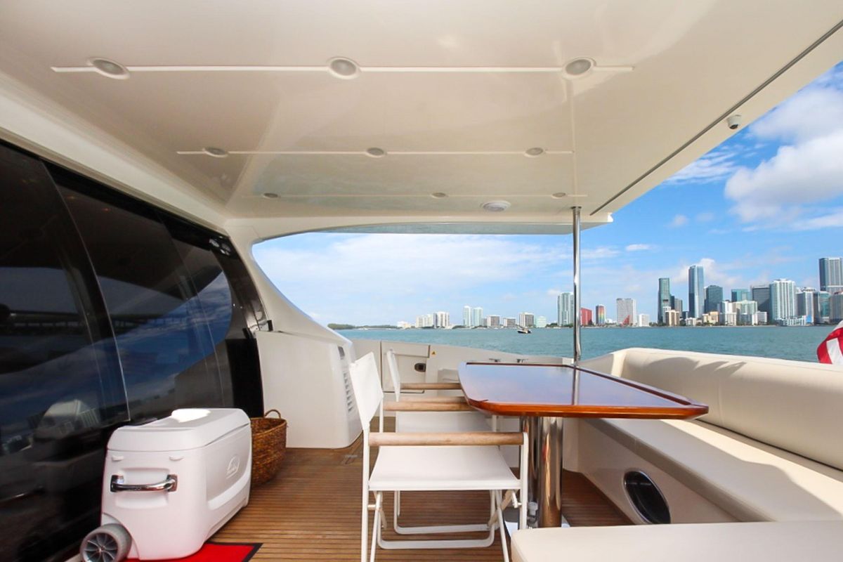 2011 Azimut 70 