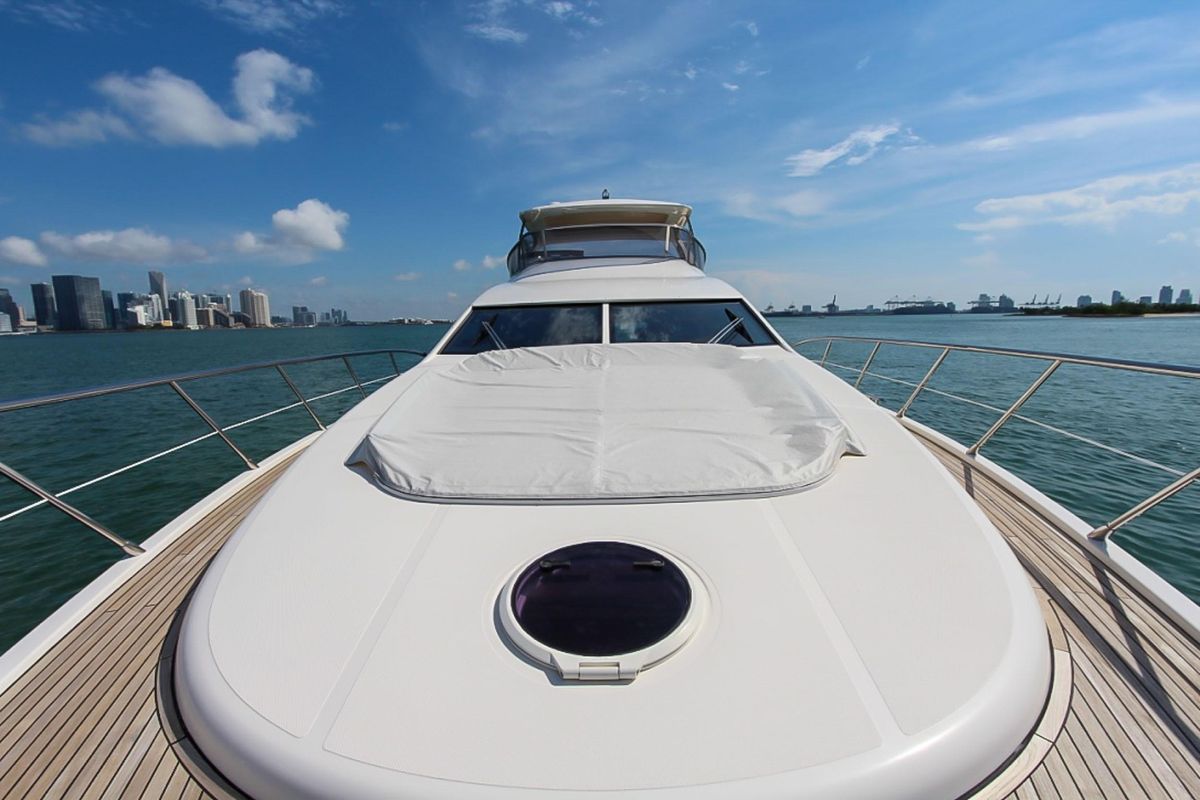 2011 Azimut 70 